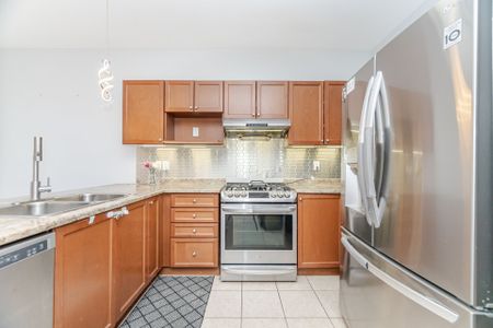 For Lease - 244 Raymond Road, Hamilton, Ontario - Photo 4