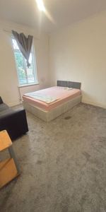 Room in a Shared House, Bengal Road, IG1 - Photo 4