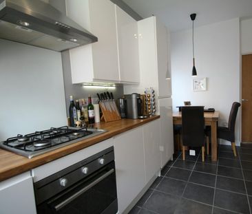 Semi-detached house to rent on - Photo 6