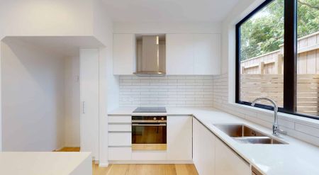 Modern convenience - Photo 2