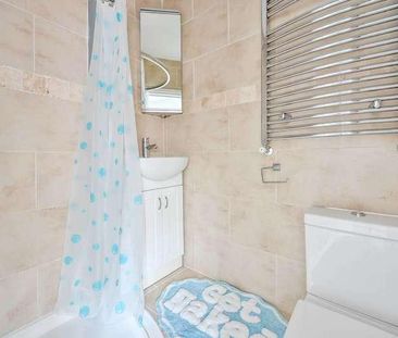 Station Approach, West Byfleet, KT14 - Photo 5