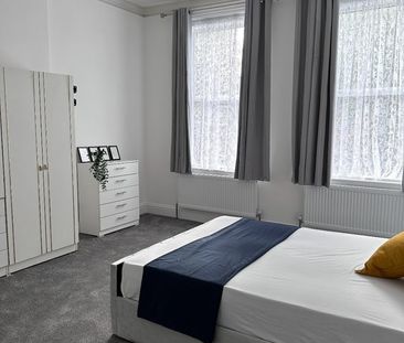 Room in a Shared House, Walm Lane, NW2 - Photo 4