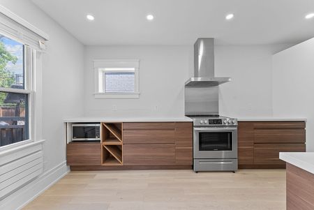 For Lease - 136 St Clements Avenue, Toronto, Ontario - Photo 2