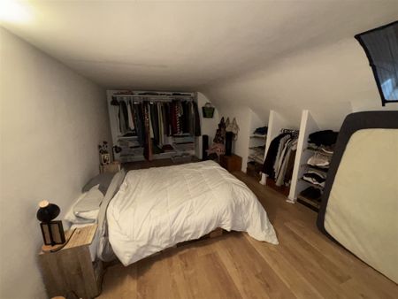 Bel appartement 1 ch entièrement rénové au 2ème étage - Photo 2