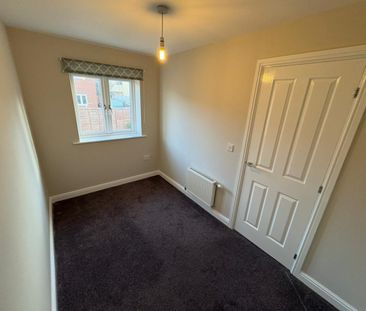 2 bed Terraced - To Let - Photo 6