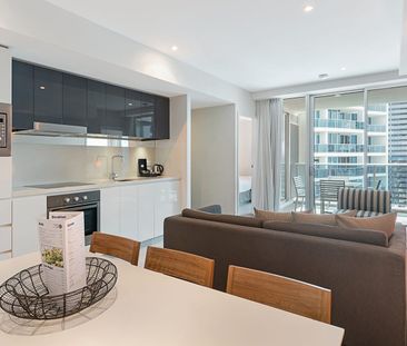 HILTON IMMACULATE 2 BEDROOM/2 BATHROOM, FULLY FURNISHED APARTMENT. ... - Photo 2