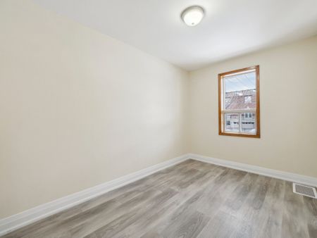 For Lease - 1132 Glengrove Avenue, Toronto, Ontario - Photo 3