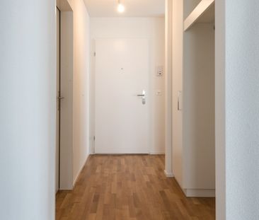 Appartement mansardé avec vue et 2 terrasses - Photo 4