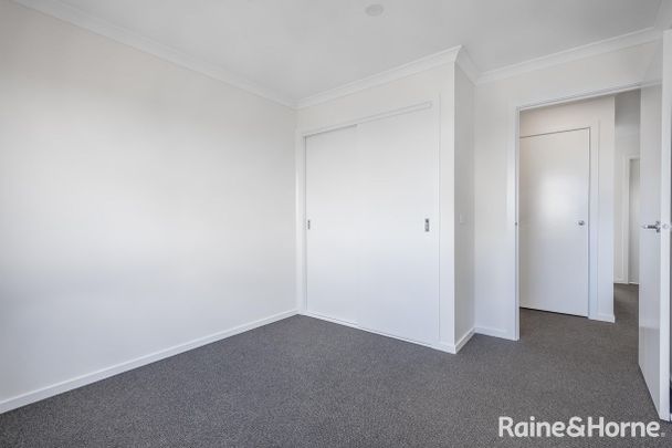 11 Rayer Walk, Tarneit, VIC 3029 - Photo 1