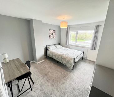 4 bedroom terraced house to rent - Photo 3