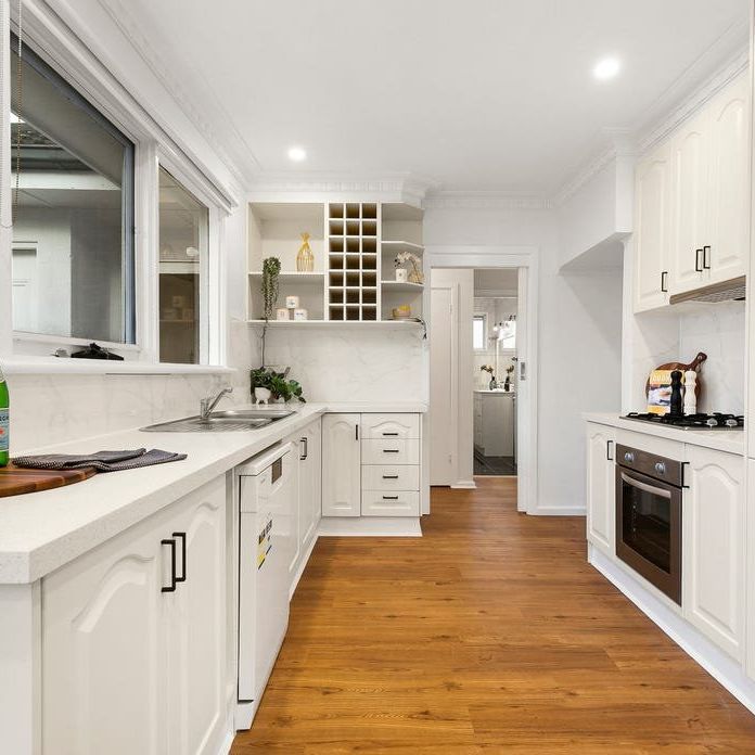 Bright, Effortless Living in this Prized Pocket of Templestowe Lower - Photo 1