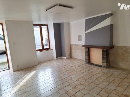 Maison de bourg mitoyenne F située en centre bourg - Photo 2