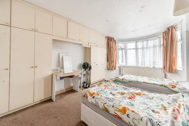 4 bedroom semi-detached house to rent - Photo 1