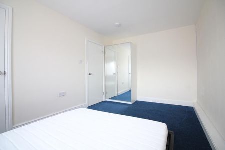 Humber Way, Slough - Photo 2