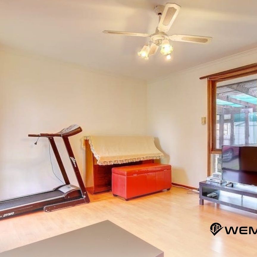 Charming affordable Property in the Heart of Parafield Gardens - A Cozy Retreat Awaits! - Photo 1