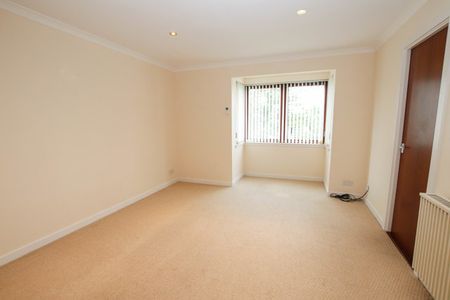 37 Green Road, AB54 8BE, Huntly - Photo 3