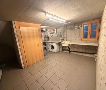 FAMILY-FRIENDLY DOUBLE FAMILY HOUSE - Photo 3