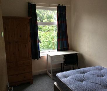 4 bedroom end of terrace house to rent - Photo 6