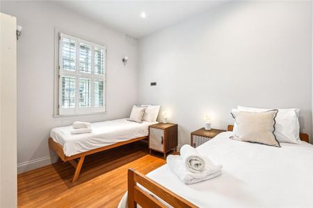 4 bedroom end of terrace house to rent - Photo 3
