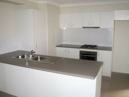 Family sized four bedroom home containing ducted air conditioning throughout. - Photo 3