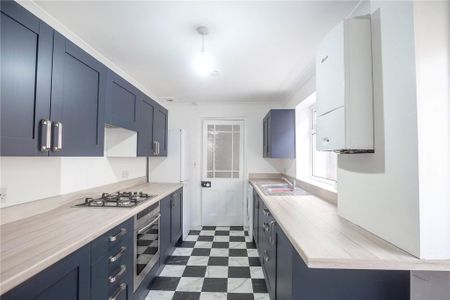 2 bedroom terraced house to rent - Photo 5