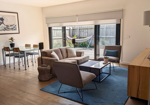 SPACIOUS 4 BEDROOM , 3 BATHROOM FAMILY HOME - Photo 1