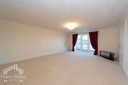 Madison Heights, Coopers Row, Lytham St. Annes, Lancashire, FY8 - Photo 4