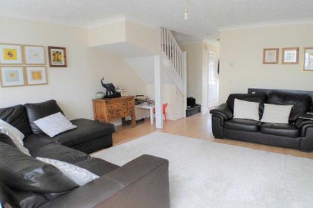 3 bedroom link detached house to rent - Photo 2