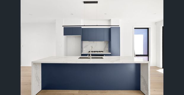 BRAND NEW LUXURY TOWN HOMES - Photo 1