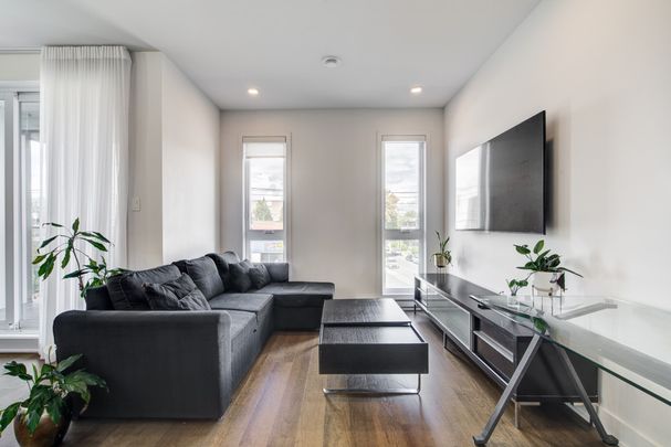 185 16e Avenue, #203 - Photo 1