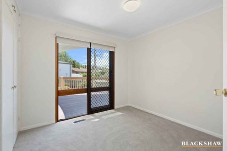 Narrabundah Heights family home - Photo 3