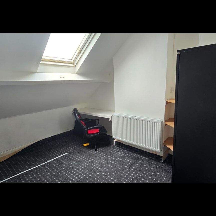 2 Bed Terraced House, Coventry St, CV2 - Photo 1