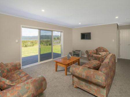 HARBOUR FRONT PARADISE - Photo 3