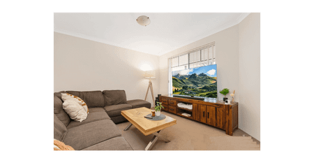 Gorgeous 4 x 2 Home ! - Photo 5