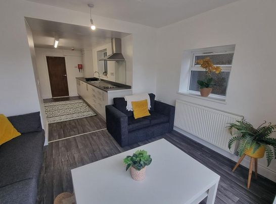 1 bedroom in a house share to rent - Photo 1