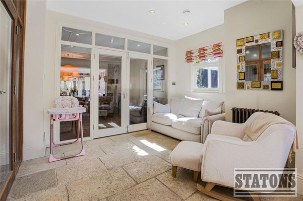 9 bedroom house to rent - Photo 1