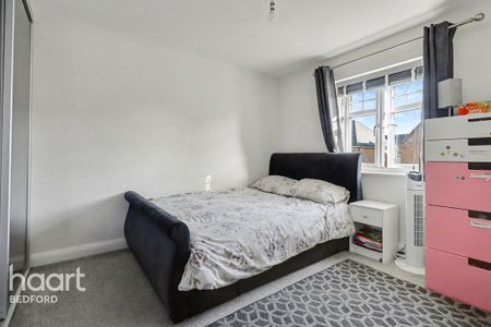 4 bedroom detached house to rent - Photo 4