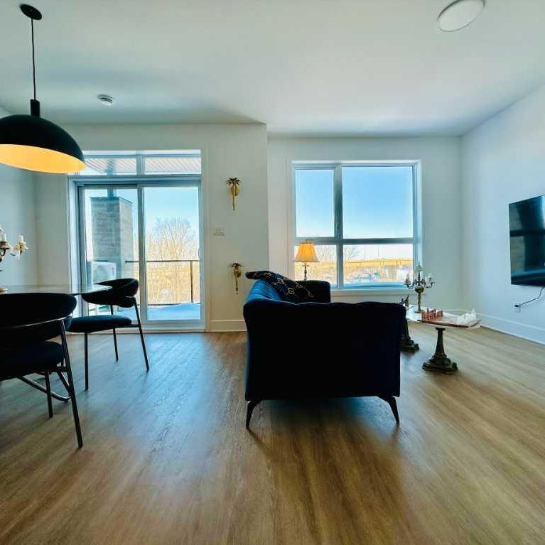 Grand appartement 4 1/2 avec vue sur la rivière Richelieu, au dernier étage - Photo 1