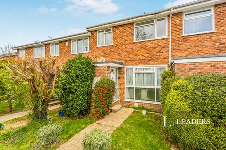 3 bedroom house to rent Badgers Walk, Burgess Hill, RH15 - Photo 5