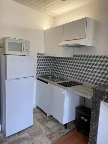 Location Appartement 1 pièce 28m² CASTELNAUDARY 11400 - Photo 5