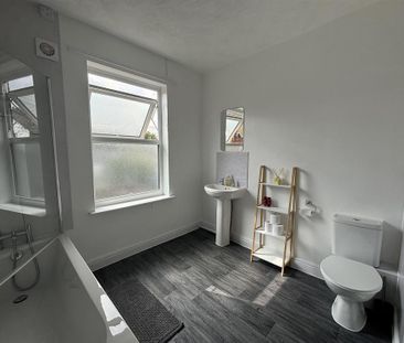 2 bedroom private hall to rent - Photo 6