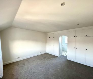 3 bedroom end of terrace house to rent - Photo 2