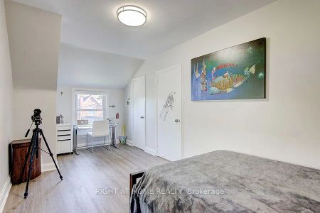 Detached Home For Lease | W9253113 - Photo 3