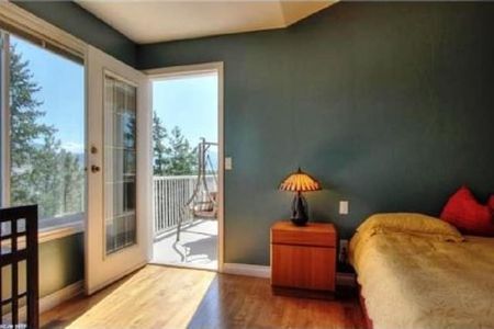2bed + Den 2bath Main Floor; Dilworth – Available June 1 - Photo 4