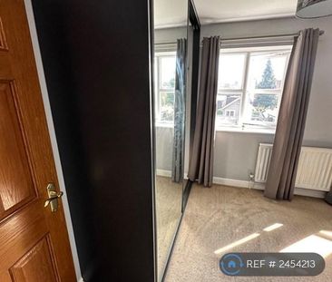 4 bedroom end of terrace house to rent - Photo 3