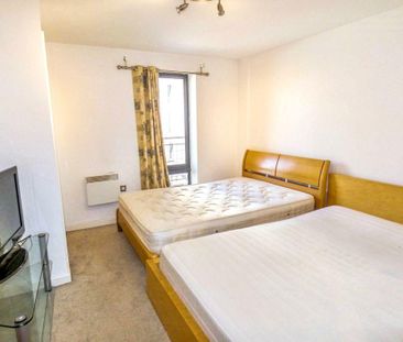 2 bed apartment to rent in NE8 - Photo 2