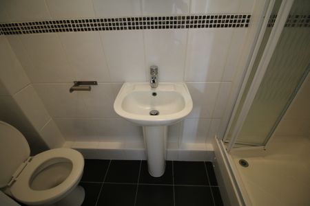 2 Bed Student Accommodation - Photo 5