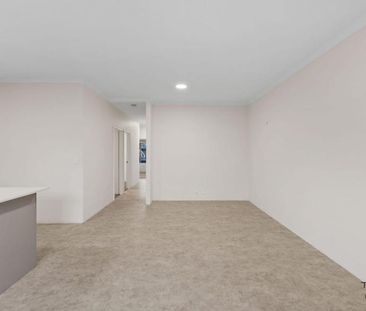 Well Presented 3 Bredroom in Clarkson - Photo 4