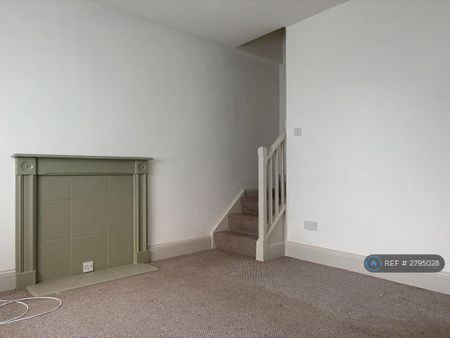 2 bedroom terraced house to rent - Photo 2