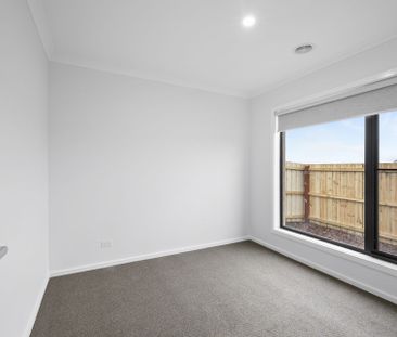 85 Presentation Boulevard, Winter Valley - Photo 1